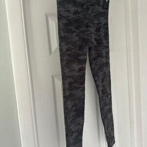 SPANX camo stretch leggings